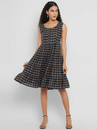 Porsorte Navy Blue & Beige Checked A-Line Sleeveless Midi Dress for Women